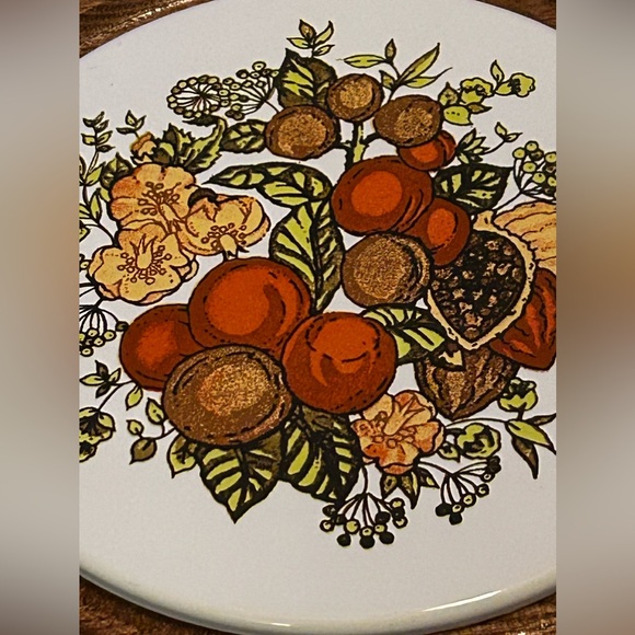 Vintage Goodwood Cheese and Cracker Board with Glass Cloche - Picture 6 of 14